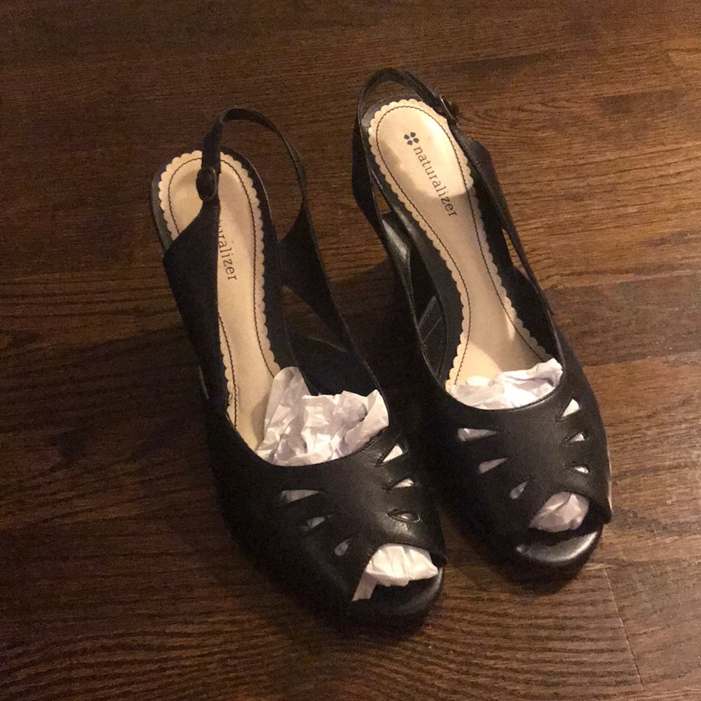 Naturalizer black leather wedges